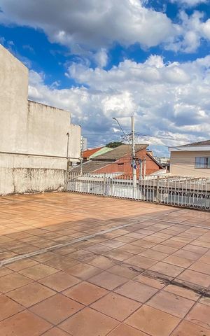 Casa para alugar com 208m², 3 quartos e 3 vagas Casa para alugar com 208m², 3 quartos e 3 vagasVaranda