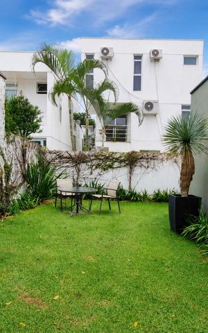 Casa de condomínio à venda com 140m², 3 quartos e 2 vagas Casa de condomínio à venda com 140m², 3 quartos e 2 vagasÁrea externa