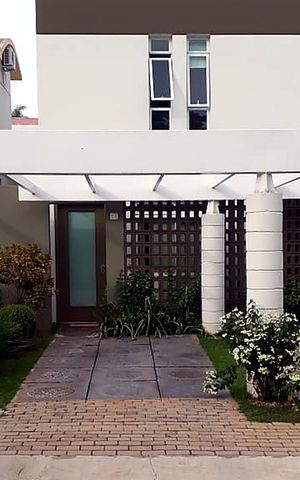 Casa de condomínio à venda com 140m², 3 quartos e 2 vagas Casa de condomínio à venda com 140m², 3 quartos e 2 vagasÁrea externa