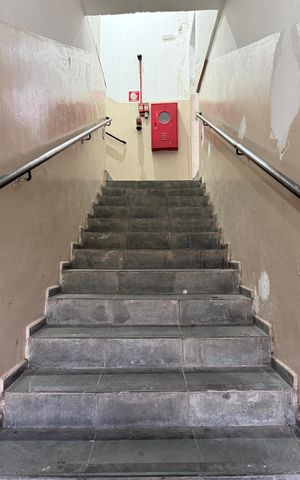 Apartamento para alugar com 52m², 1 quarto e sem vaga Apartamento para alugar com 52m², 1 quarto e sem vagaEscada