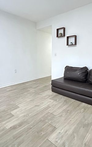Casa para alugar com 70m², 2 quartos e 1 vaga Casa para alugar com 70m², 2 quartos e 1 vagaSala
