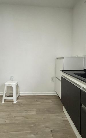 Casa para alugar com 70m², 2 quartos e 1 vaga Casa para alugar com 70m², 2 quartos e 1 vagaSala / Cozinha