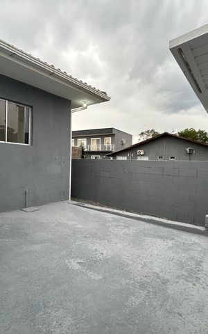 Casa para alugar com 70m², 2 quartos e 1 vaga Casa para alugar com 70m², 2 quartos e 1 vagaGaragem