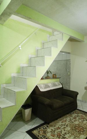 Casa à venda com 50m², 3 quartos e 1 vaga Casa à venda com 50m², 3 quartos e 1 vagaSala