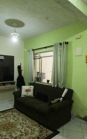 Casa à venda com 50m², 3 quartos e 1 vaga Casa à venda com 50m², 3 quartos e 1 vagaSala