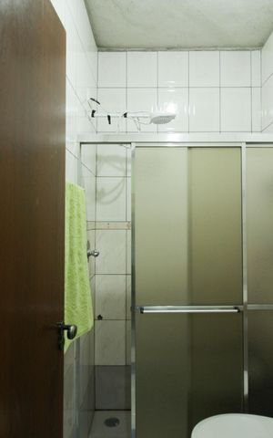 Casa à venda com 50m², 3 quartos e 1 vaga Casa à venda com 50m², 3 quartos e 1 vagaBanheiro