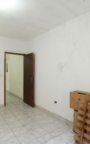 Casa à venda com 50m², 3 quartos e 1 vaga Casa à venda com 50m², 3 quartos e 1 vagaQuarto