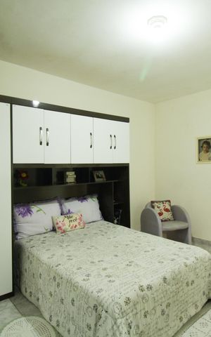 Casa à venda com 50m², 3 quartos e 1 vaga Casa à venda com 50m², 3 quartos e 1 vagaQuarto