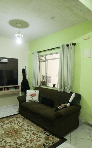 Casa à venda com 50m², 3 quartos e 1 vaga Casa à venda com 50m², 3 quartos e 1 vagaSala