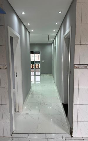 Casa para alugar com 100m², 2 quartos e 1 vaga Casa para alugar com 100m², 2 quartos e 1 vagaCorredor
