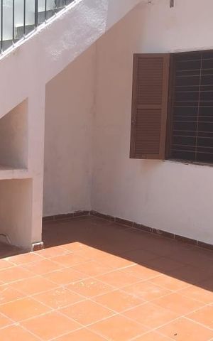 Casa à venda com 200m², 3 quartos e 2 vagas Casa à venda com 200m², 3 quartos e 2 vagasÁrea externa