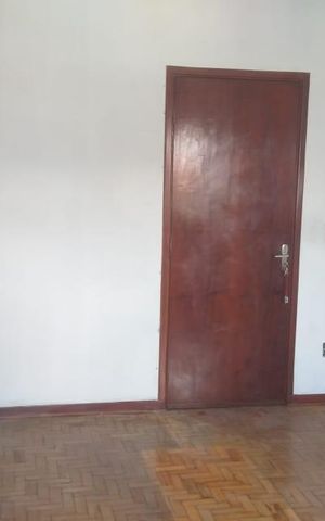 Casa à venda com 200m², 3 quartos e 2 vagas Casa à venda com 200m², 3 quartos e 2 vagasQuarto