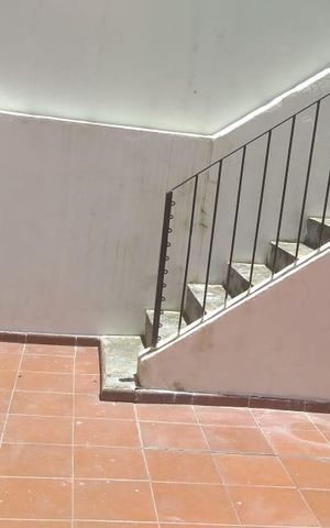 Casa à venda com 200m², 3 quartos e 2 vagas Casa à venda com 200m², 3 quartos e 2 vagasÁrea externa