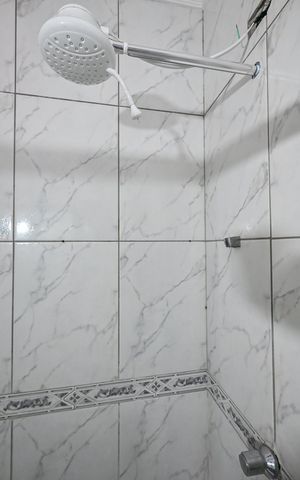 Casa à venda com 74m², 2 quartos e 2 vagasBanheiro