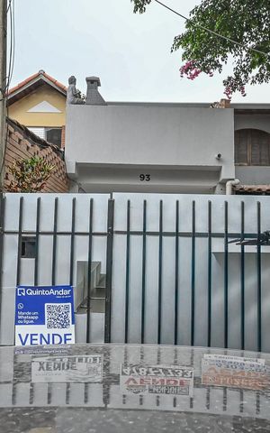 Casa à venda com 74m², 2 quartos e 2 vagasFachada