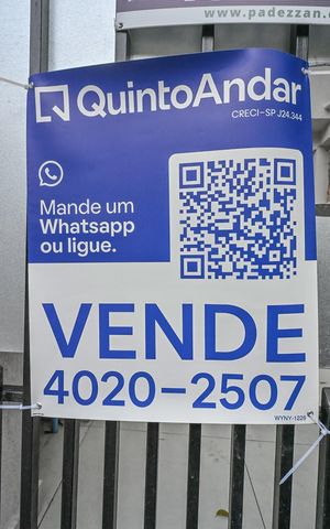 Casa à venda com 74m², 2 quartos e 2 vagasFachada