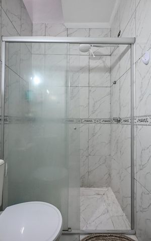 Casa à venda com 74m², 2 quartos e 2 vagasBanheiro