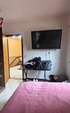 Casa à venda com 257m², 5 quartos e 1 vaga