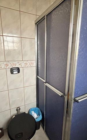 Casa à venda com 257m², 5 quartos e 1 vaga