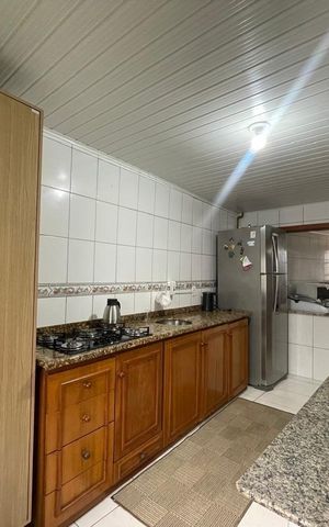 Casa à venda com 257m², 5 quartos e 1 vaga