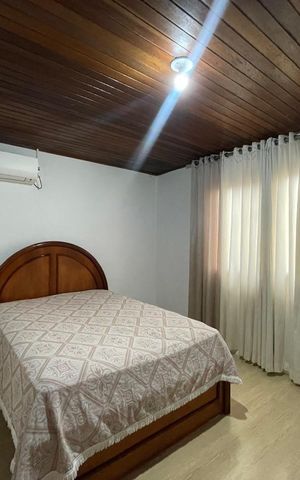 Casa à venda com 257m², 5 quartos e 1 vaga