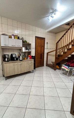 Casa à venda com 257m², 5 quartos e 1 vaga