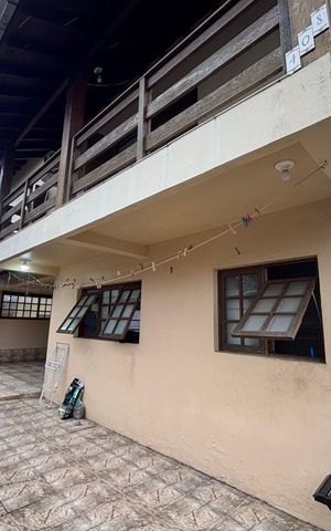 Casa à venda com 257m², 5 quartos e 1 vaga