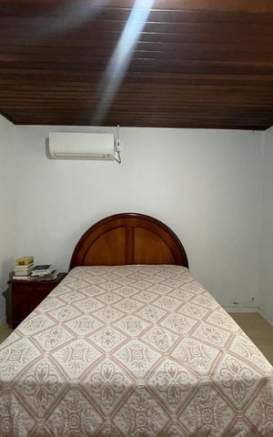 Casa à venda com 257m², 5 quartos e 1 vaga