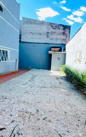 Casa de condomínio para alugar com 350m², 4 quartos e 4 vagas Casa de condomínio para alugar com 350m², 4 quartos e 4 vagasQuintal