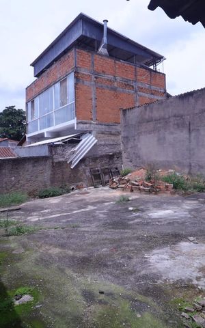 Casa à venda com 75m², 2 quartos e 3 vagas