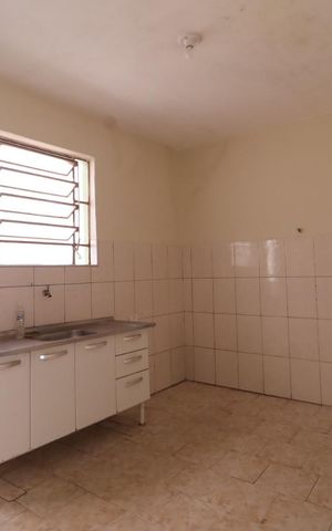 Casa à venda com 75m², 1 quarto e 3 vagas
