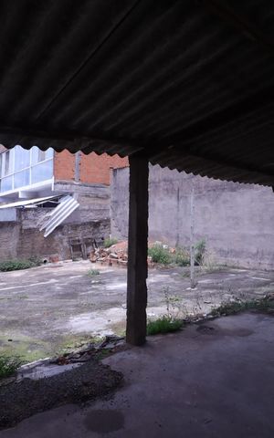 Casa à venda com 75m², 2 quartos e 3 vagas