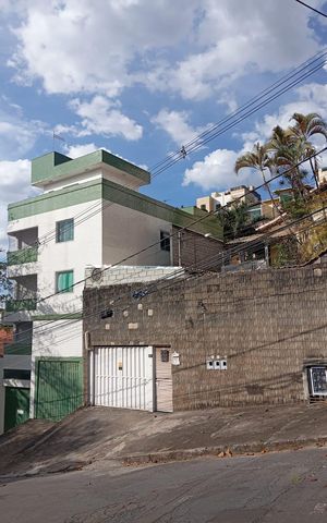 Casa para alugar com 100m², 2 quartos e 1 vaga Casa para alugar com 100m², 2 quartos e 1 vagaFachada
