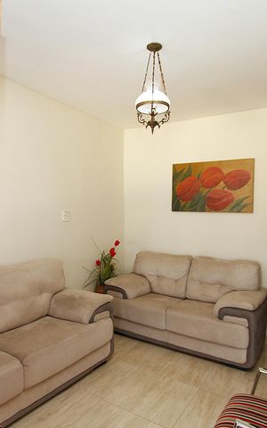 Casa à venda com 120m², 8 quartos e 2 vagasSala