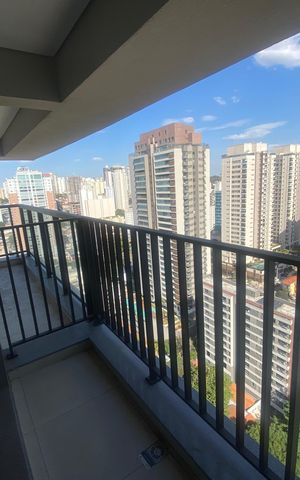 Apartamento à venda com 184m², 3 quartos e 3 vagas Apartamento à venda com 184m², 3 quartos e 3 vagasVaranda