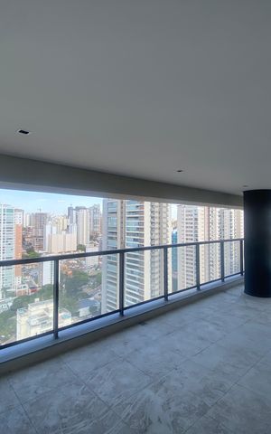 Apartamento à venda com 184m², 3 quartos e 3 vagas Apartamento à venda com 184m², 3 quartos e 3 vagasVaranda