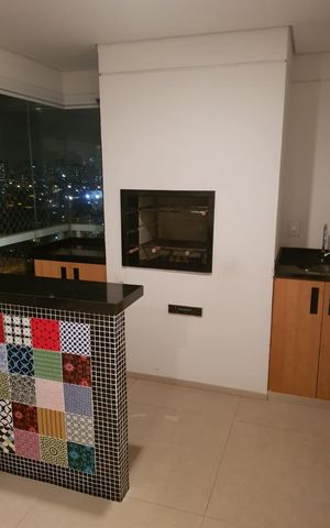 Apartamento à venda com 130m², 3 quartos e 2 vagas Apartamento à venda com 130m², 3 quartos e 2 vagasVaranda