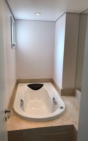 Apartamento à venda com 130m², 3 quartos e 2 vagas Apartamento à venda com 130m², 3 quartos e 2 vagasBanheiro