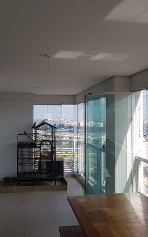 Apartamento à venda com 130m², 3 quartos e 2 vagas Apartamento à venda com 130m², 3 quartos e 2 vagasVaranda