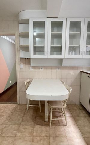 Casa para alugar com 350m², 4 quartos e 2 vagas Casa para alugar com 350m², 4 quartos e 2 vagasCozinha