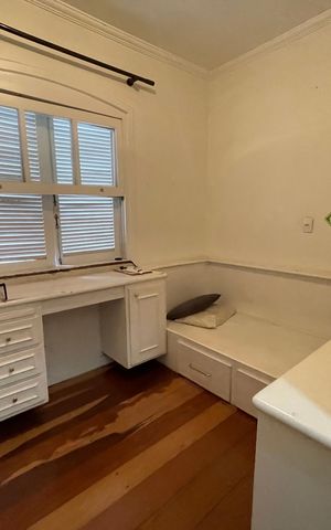Casa para alugar com 350m², 4 quartos e 2 vagas Casa para alugar com 350m², 4 quartos e 2 vagasQuarto 2