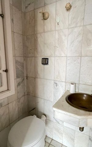 Casa para alugar com 350m², 4 quartos e 2 vagas Casa para alugar com 350m², 4 quartos e 2 vagasBanheiro de serviço