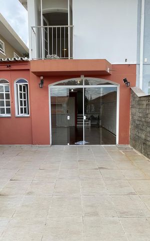 Casa para alugar com 350m², 4 quartos e 2 vagas Casa para alugar com 350m², 4 quartos e 2 vagasVaranda da Sala