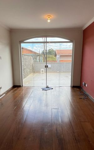 Casa para alugar com 350m², 4 quartos e 2 vagas Casa para alugar com 350m², 4 quartos e 2 vagasSala