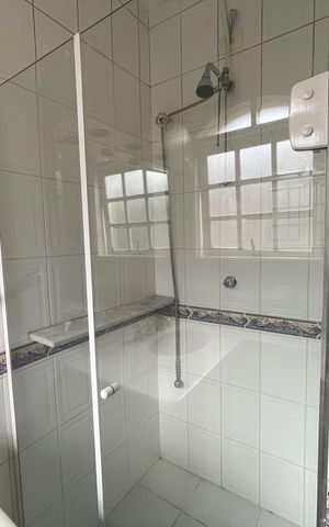 Casa para alugar com 350m², 4 quartos e 2 vagas Casa para alugar com 350m², 4 quartos e 2 vagasBanheiro 2