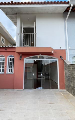Casa para alugar com 350m², 4 quartos e 2 vagas Casa para alugar com 350m², 4 quartos e 2 vagasVaranda da Sala