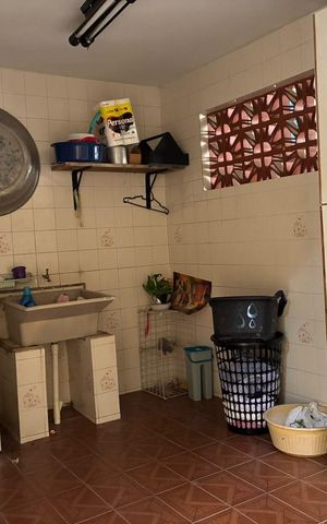 Casa à venda com 300m², 4 quartos e 2 vagasÁrea de serviço