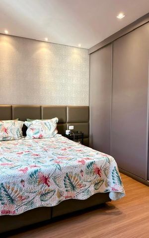 Apartamento à venda com 132m², 4 quartos e 2 vagas Apartamento à venda com 132m², 4 quartos e 2 vagasSuíte