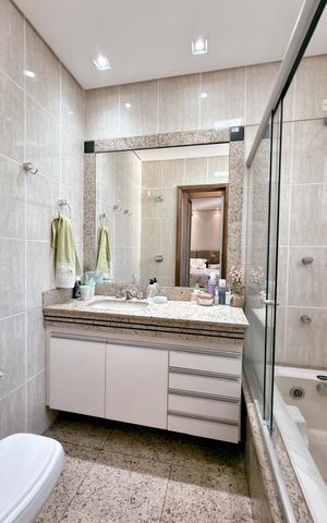 Apartamento à venda com 132m², 4 quartos e 2 vagas Apartamento à venda com 132m², 4 quartos e 2 vagasBanheiro da Suíte