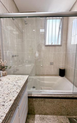 Apartamento à venda com 132m², 4 quartos e 2 vagas Apartamento à venda com 132m², 4 quartos e 2 vagasBanheiro da Suíte